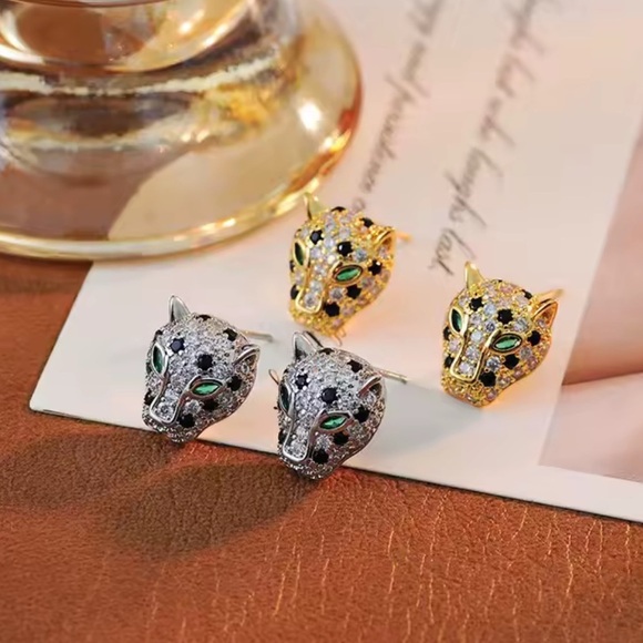 Panthere Gold Green Eyes Stud Earrings - Picture 3 of 7